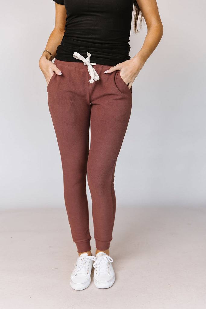 Ampersand Ave* Performance Fleece Perfect Joggers - Mahogany – Pretty  Little Pieces